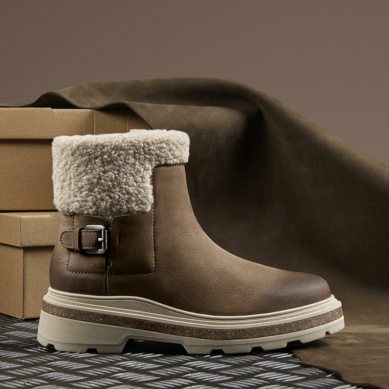 Women Hencroft Madi Waterproof Dark Sand Warmlined