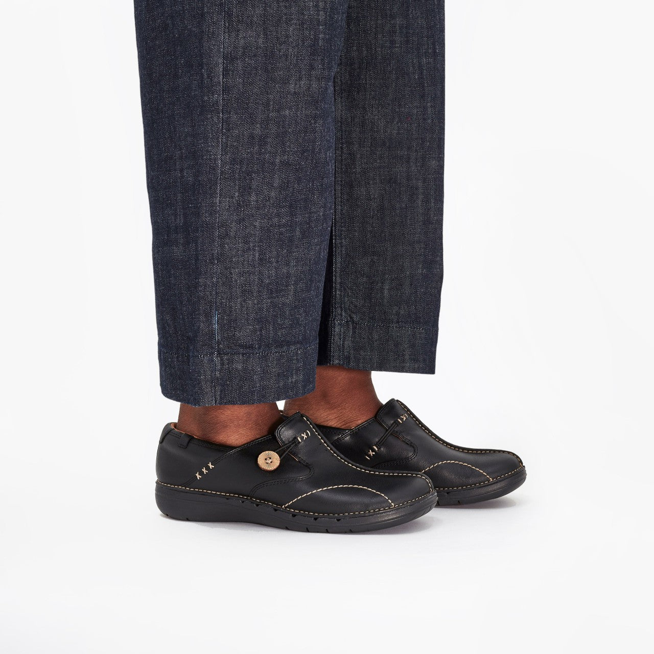 Women Un Loop Black Leather