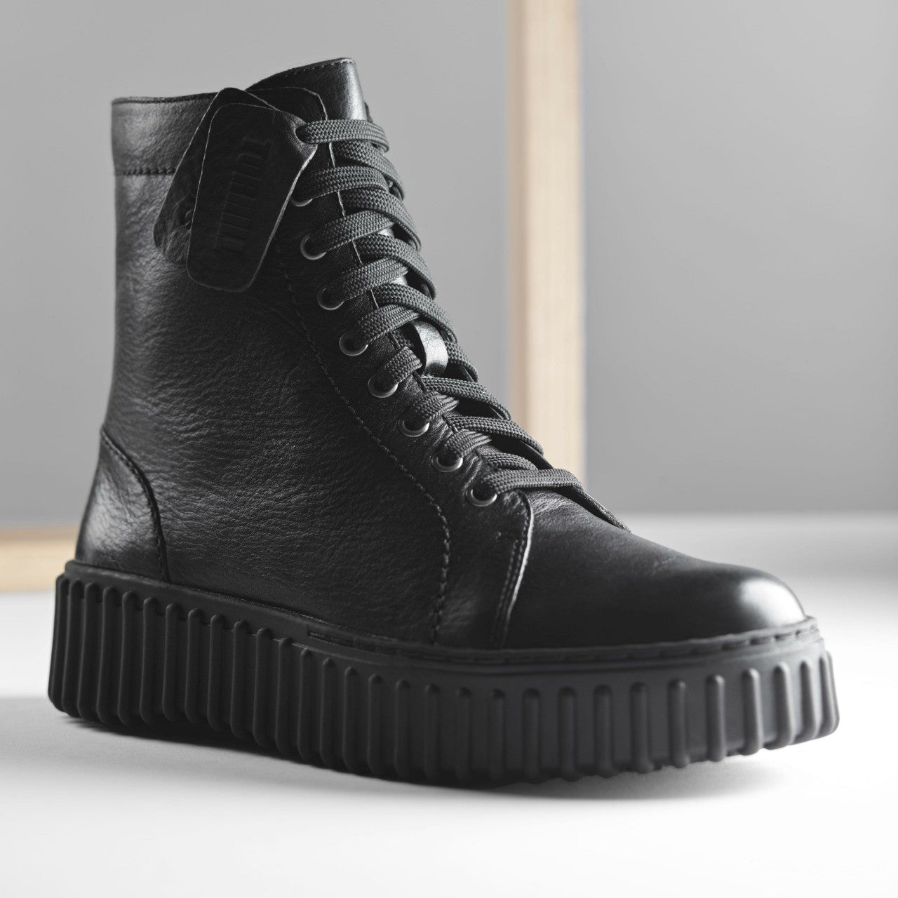 Women Torhill Rise Ankle Boot Black Leather