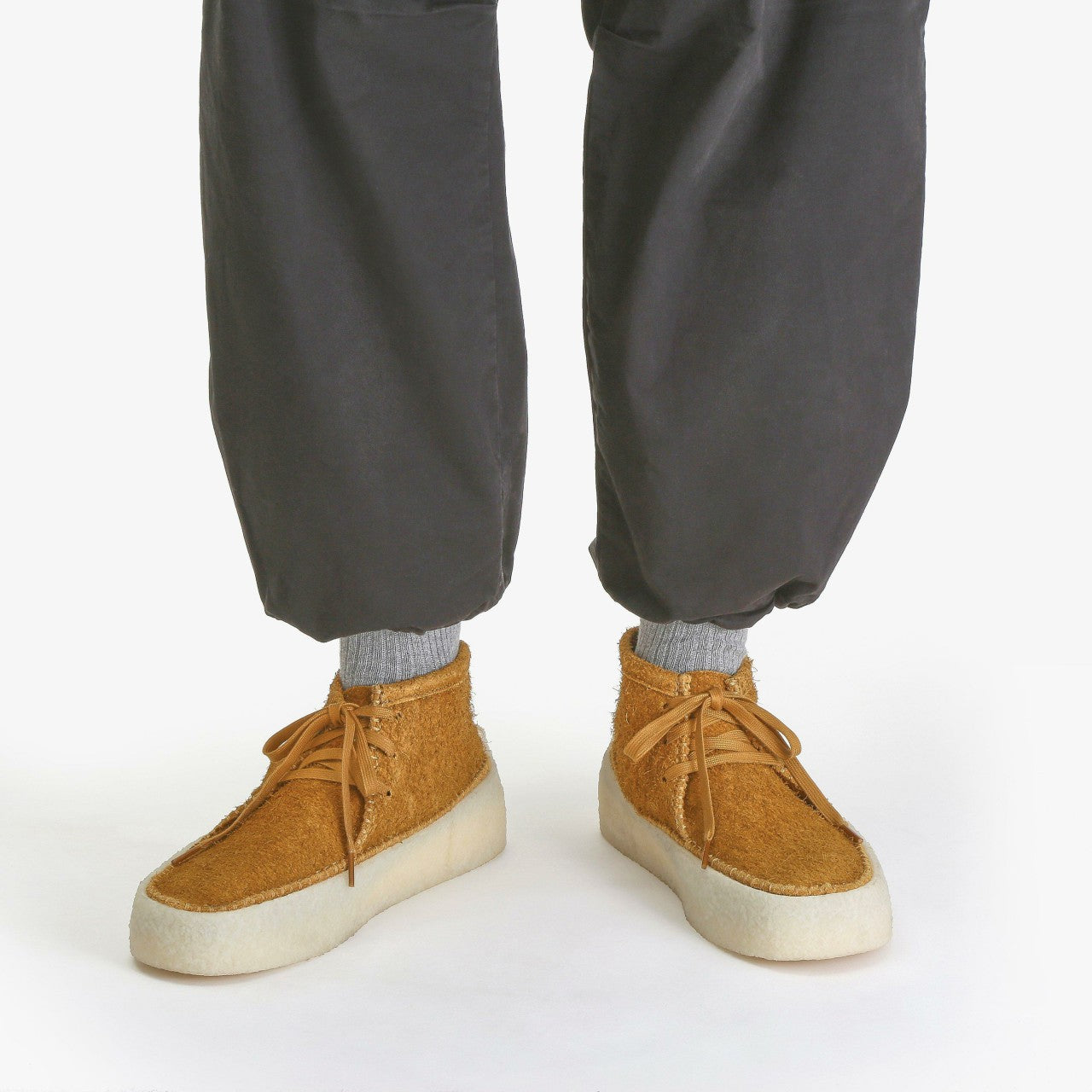 Men Caravan Light Ochre