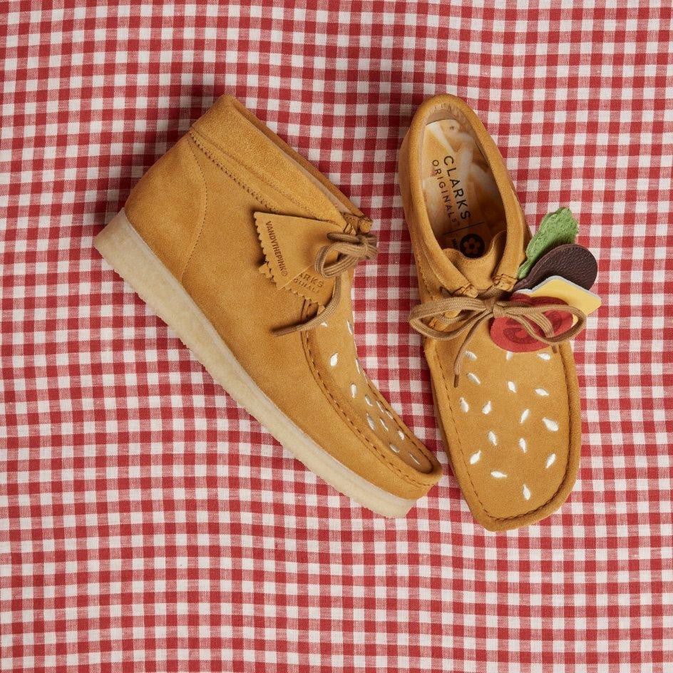 Men Wallabee Boot Tan Embroidery