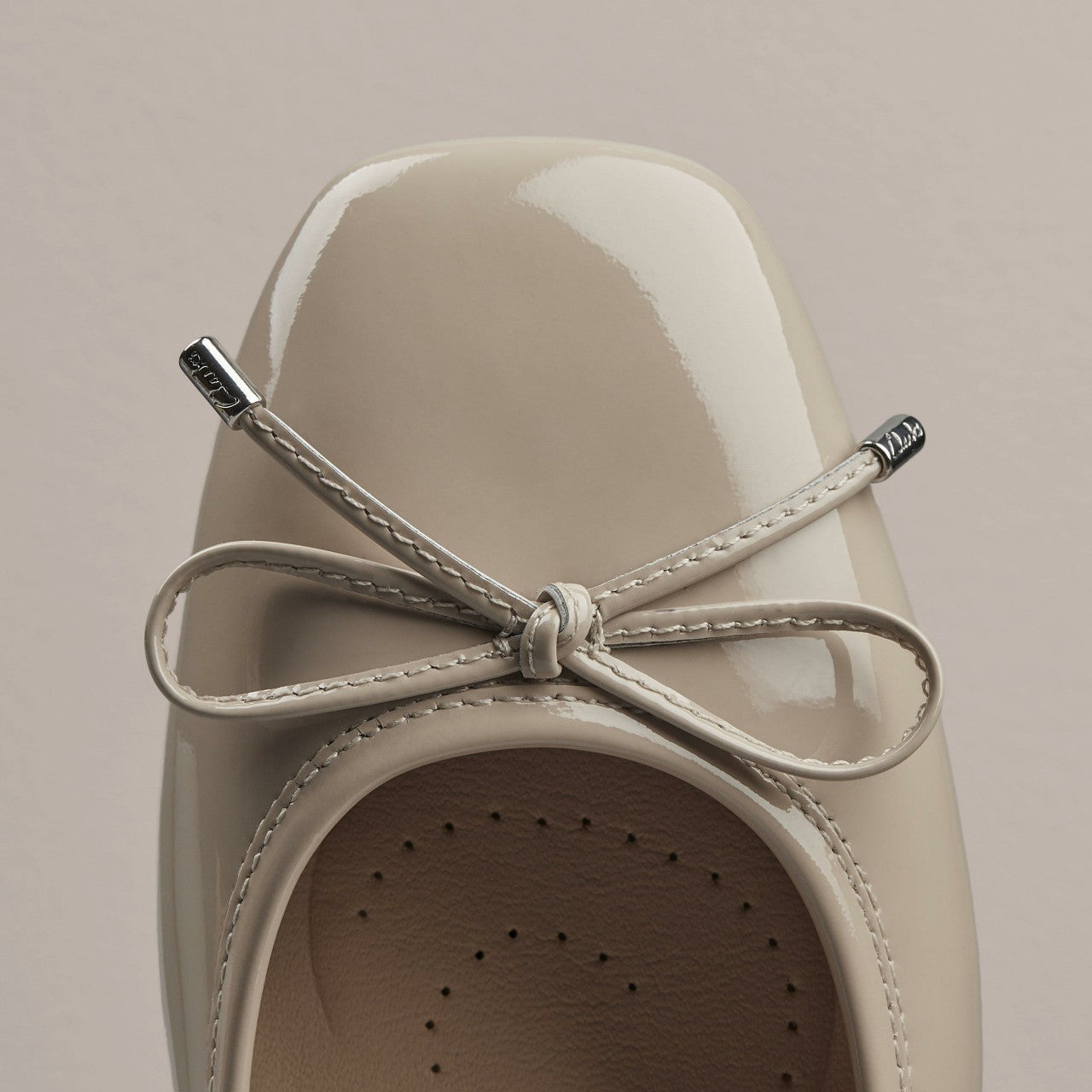 Women Ubree 15 Step Sand Patent