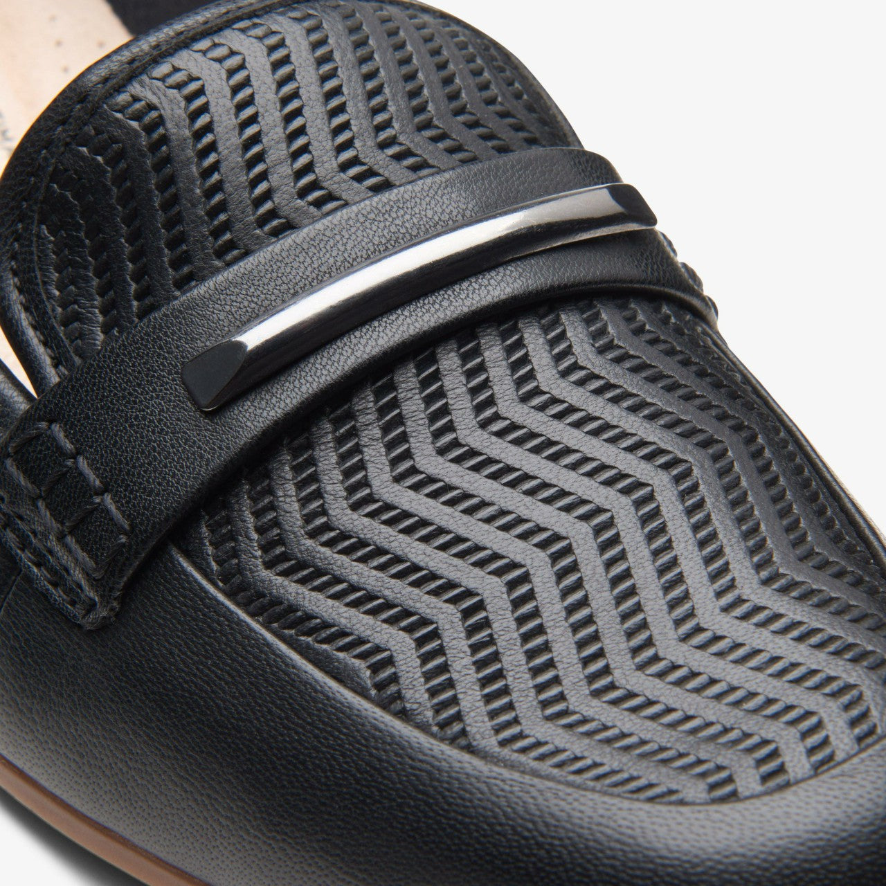 Women Juliet Aster Black Leather