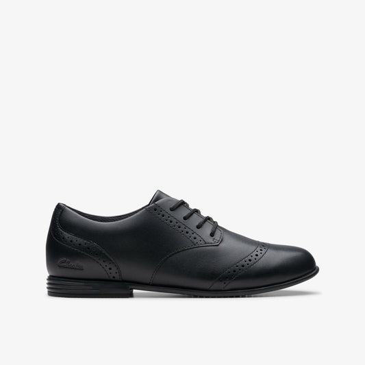 Kids Finja Brogue Older Black Leather