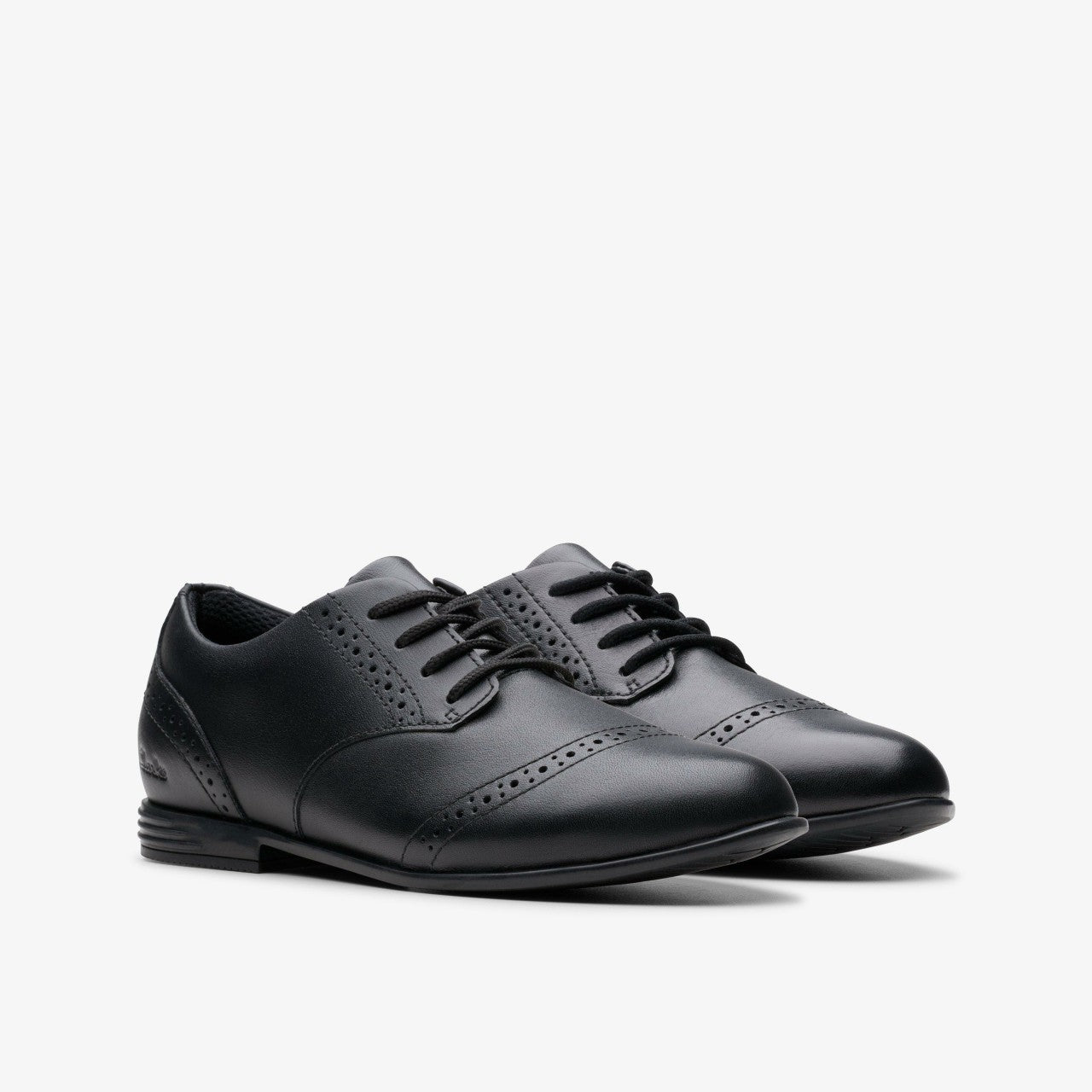 Kids Finja Brogue Older Black Leather