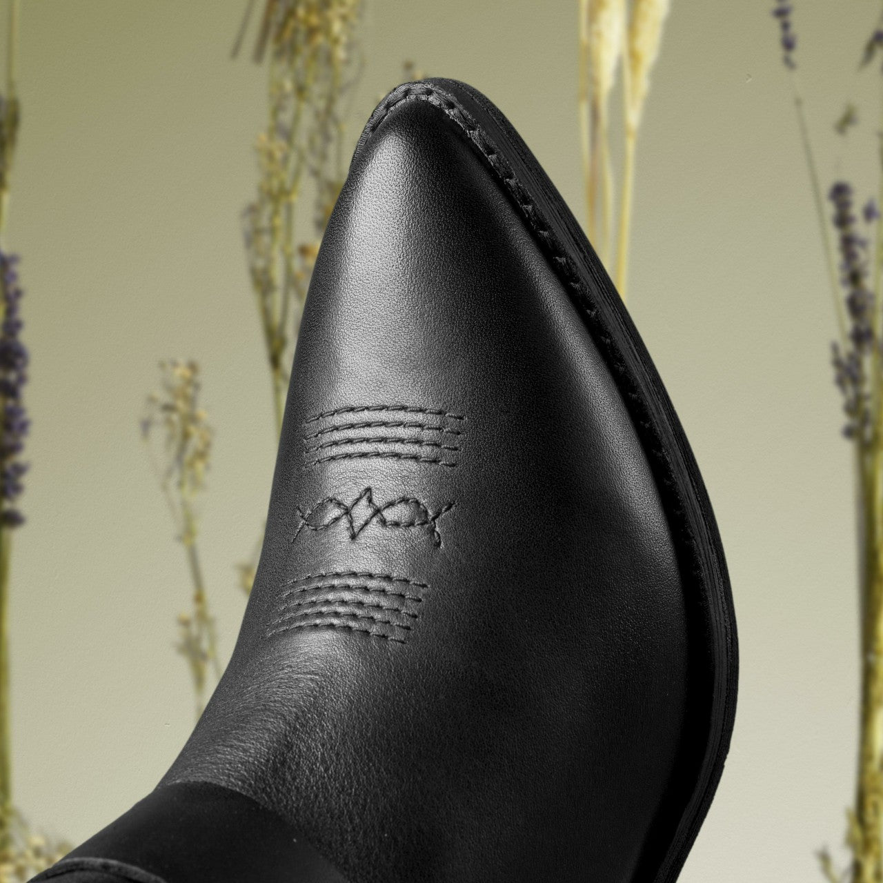 Women Morzine Rise Black Leather