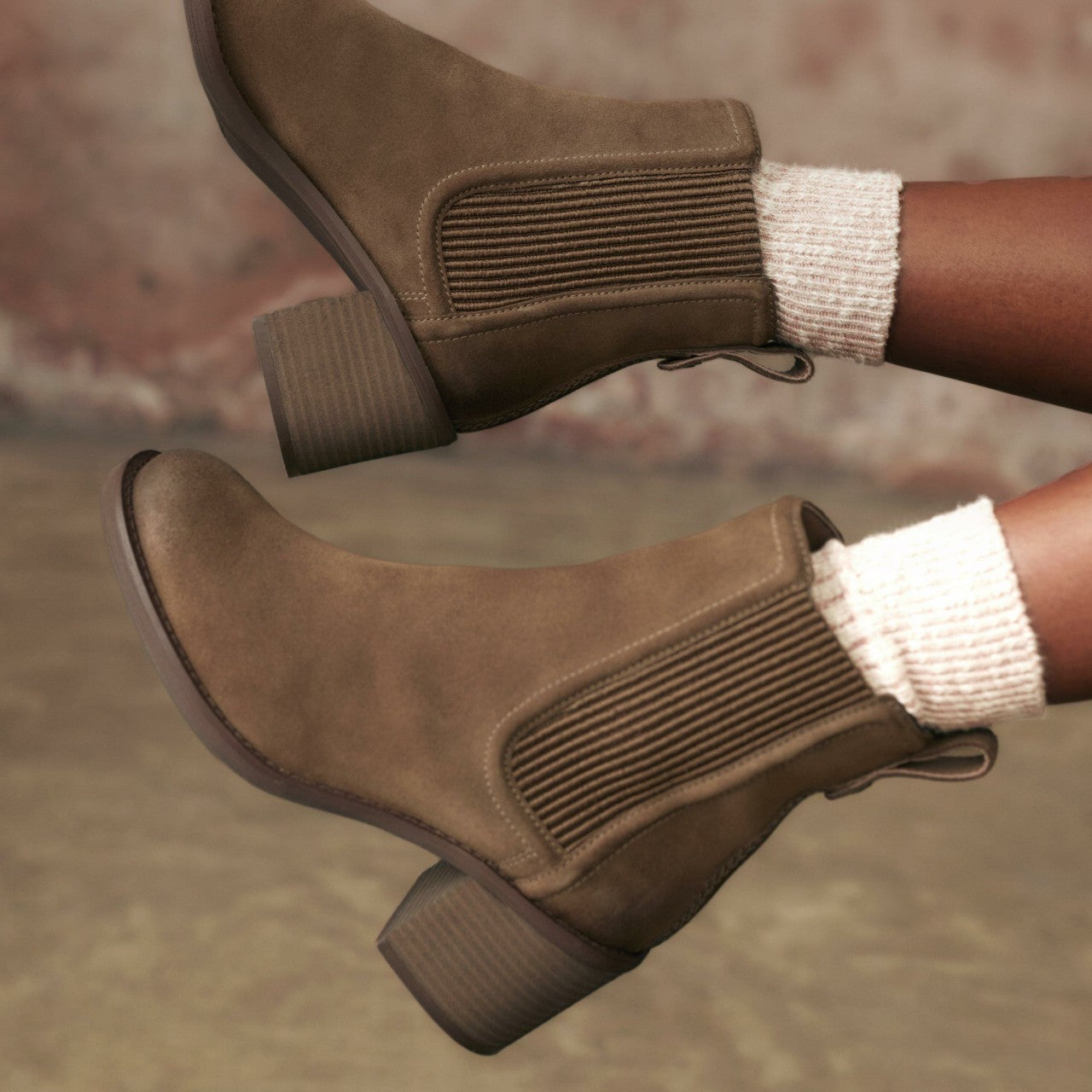 Women Chamberly Top Walnut Suede