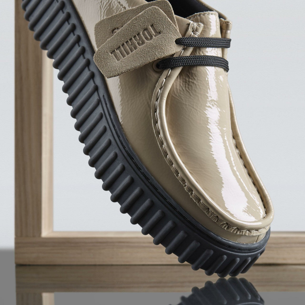 Women Torhill Bee Beige Patent