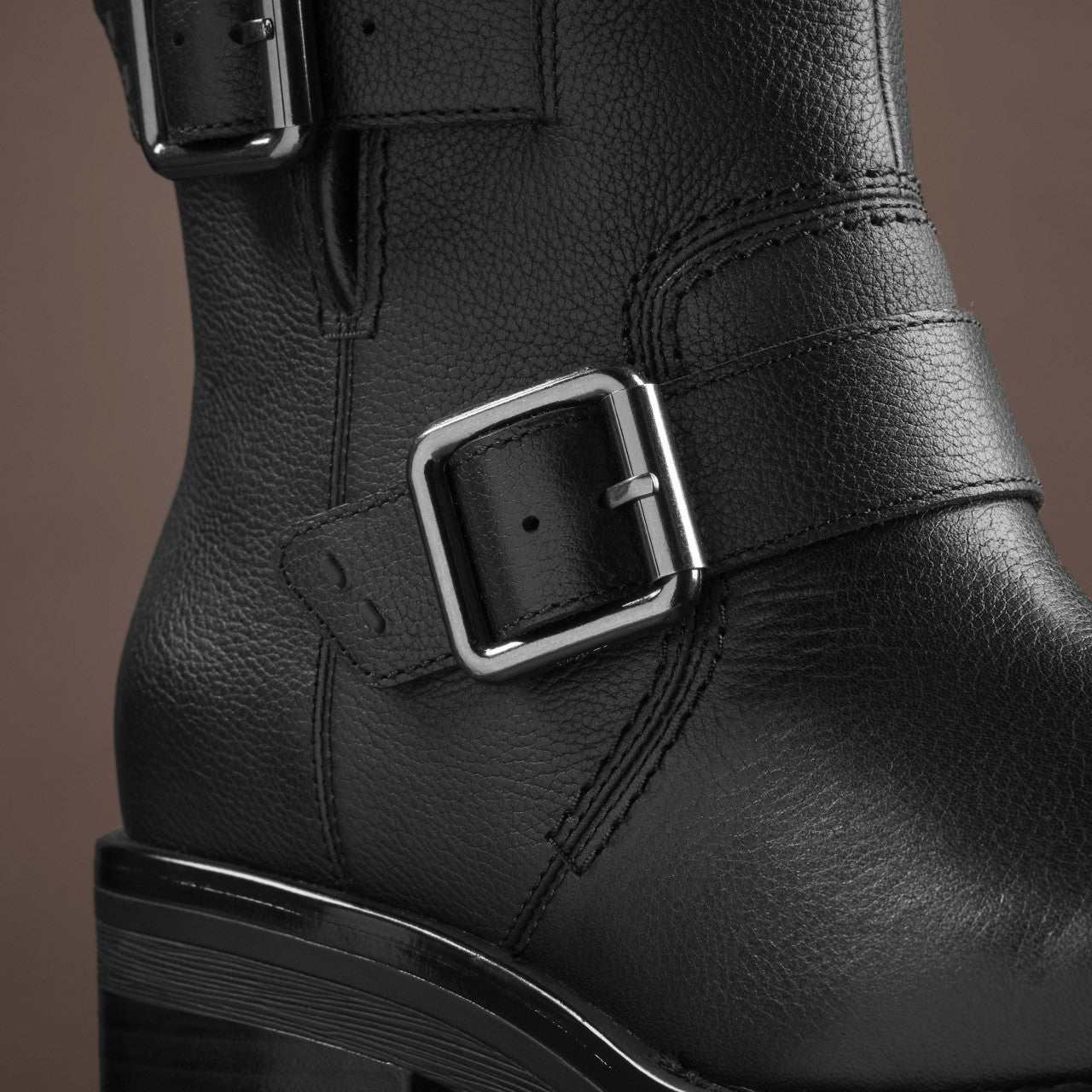 Women Rebelle Buckle Black Leather
