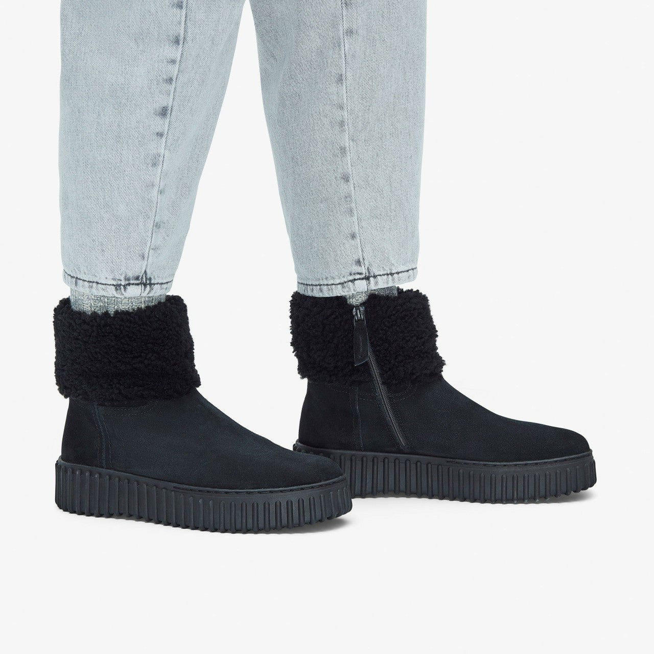 Women Torhill Turn Black Warmlined Suede