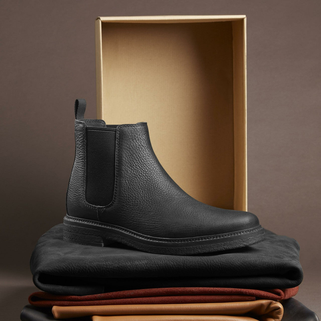 Men Clarkdale Easy Chelsea Boot Black Leather