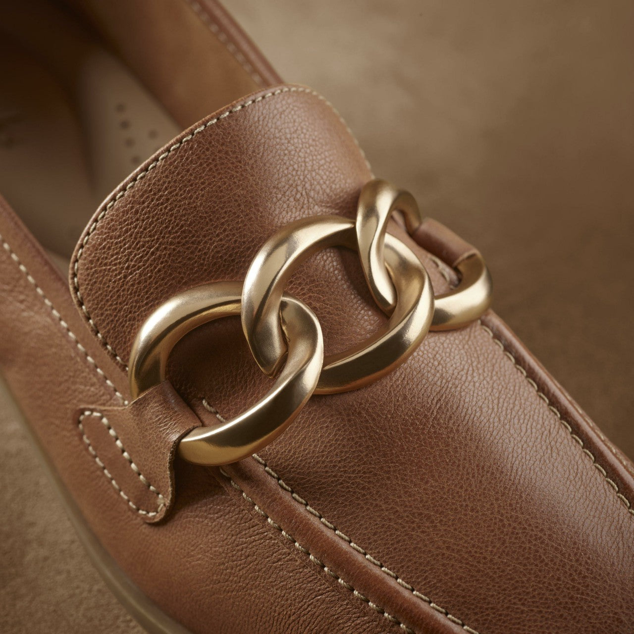 Women Sarafyna Iris Loafer Tan Leather