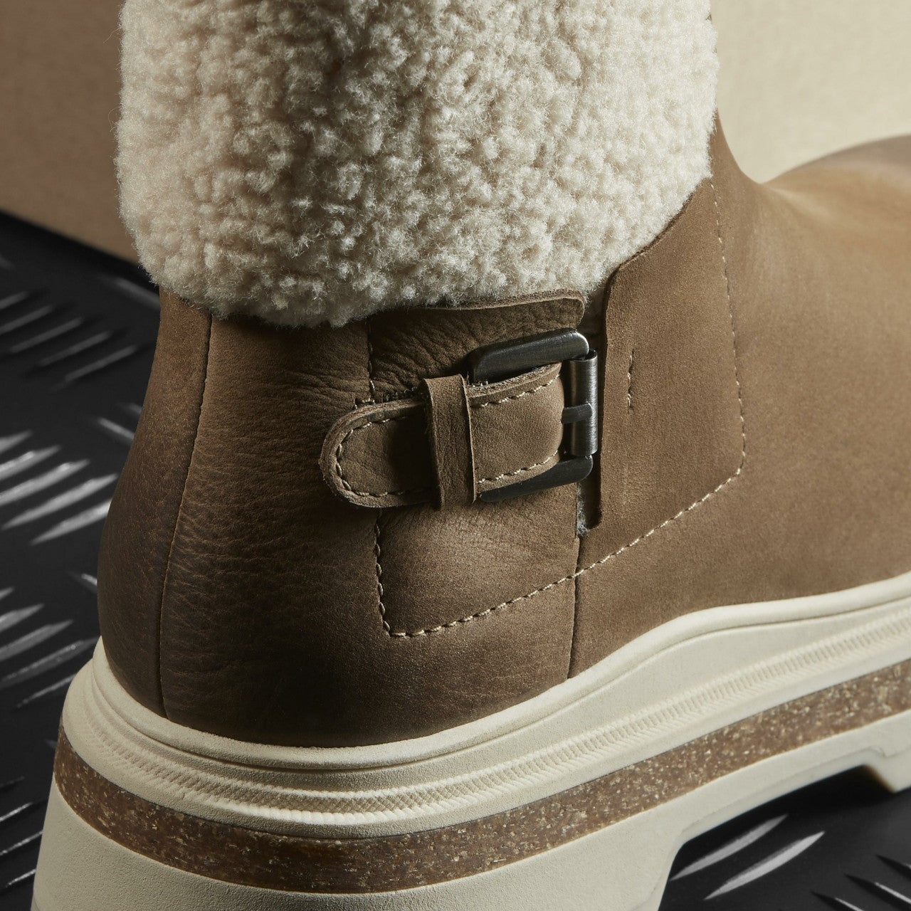 Women Hencroft Madi Waterproof Dark Sand Warmlined