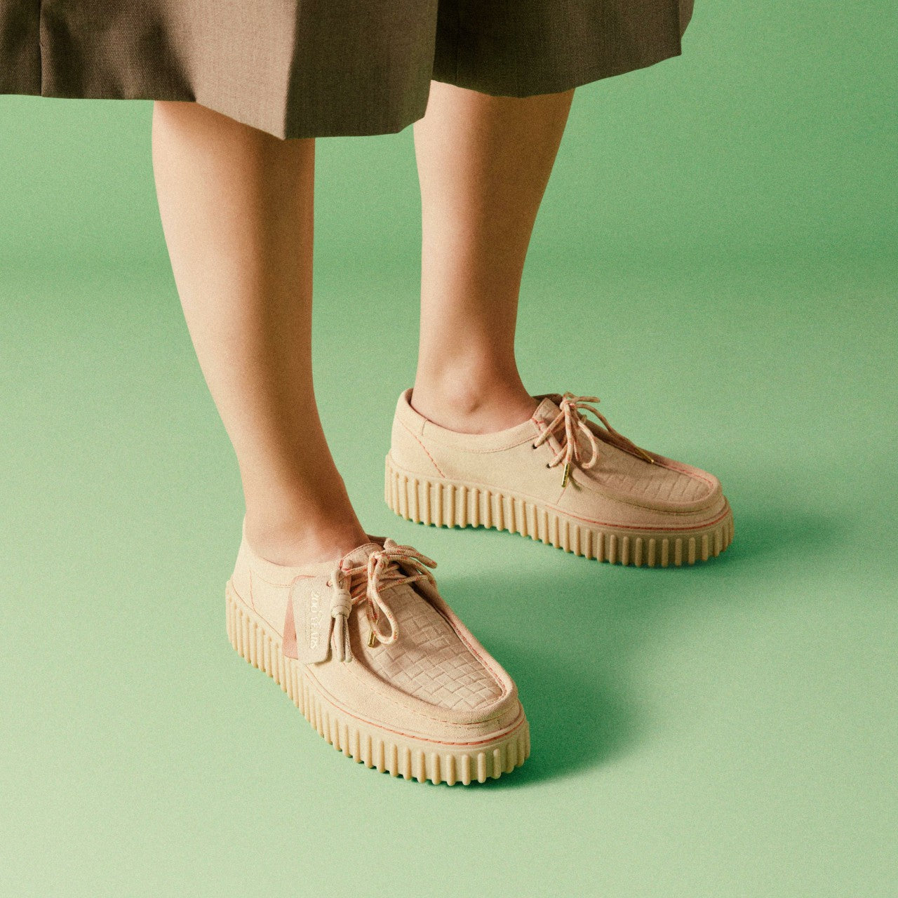 Women Torhill Bee Ecru Suede