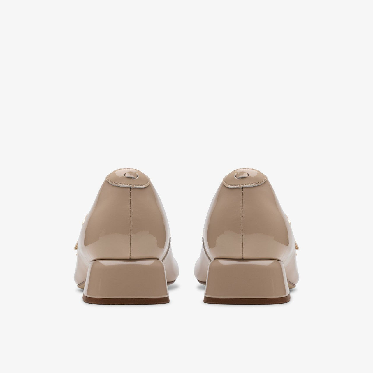 Women Daiss 30 Shine Sand Patent