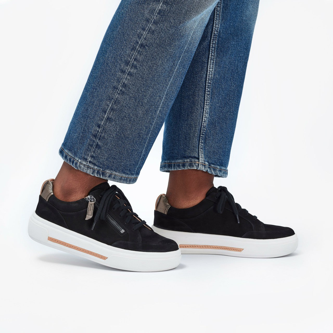 Women Hollyhock Zip Black Nubuck