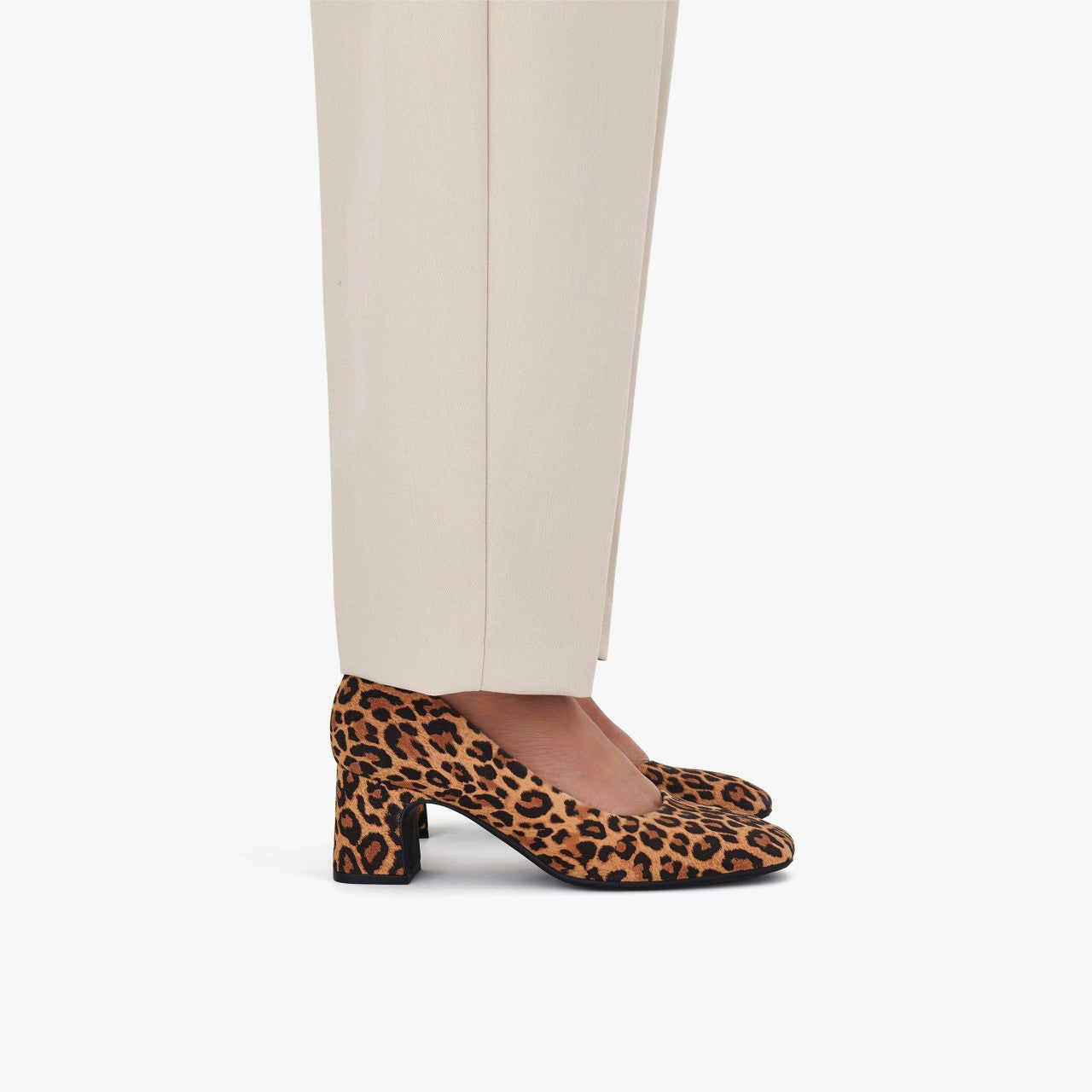 Women Fernie Court Leopard Suede