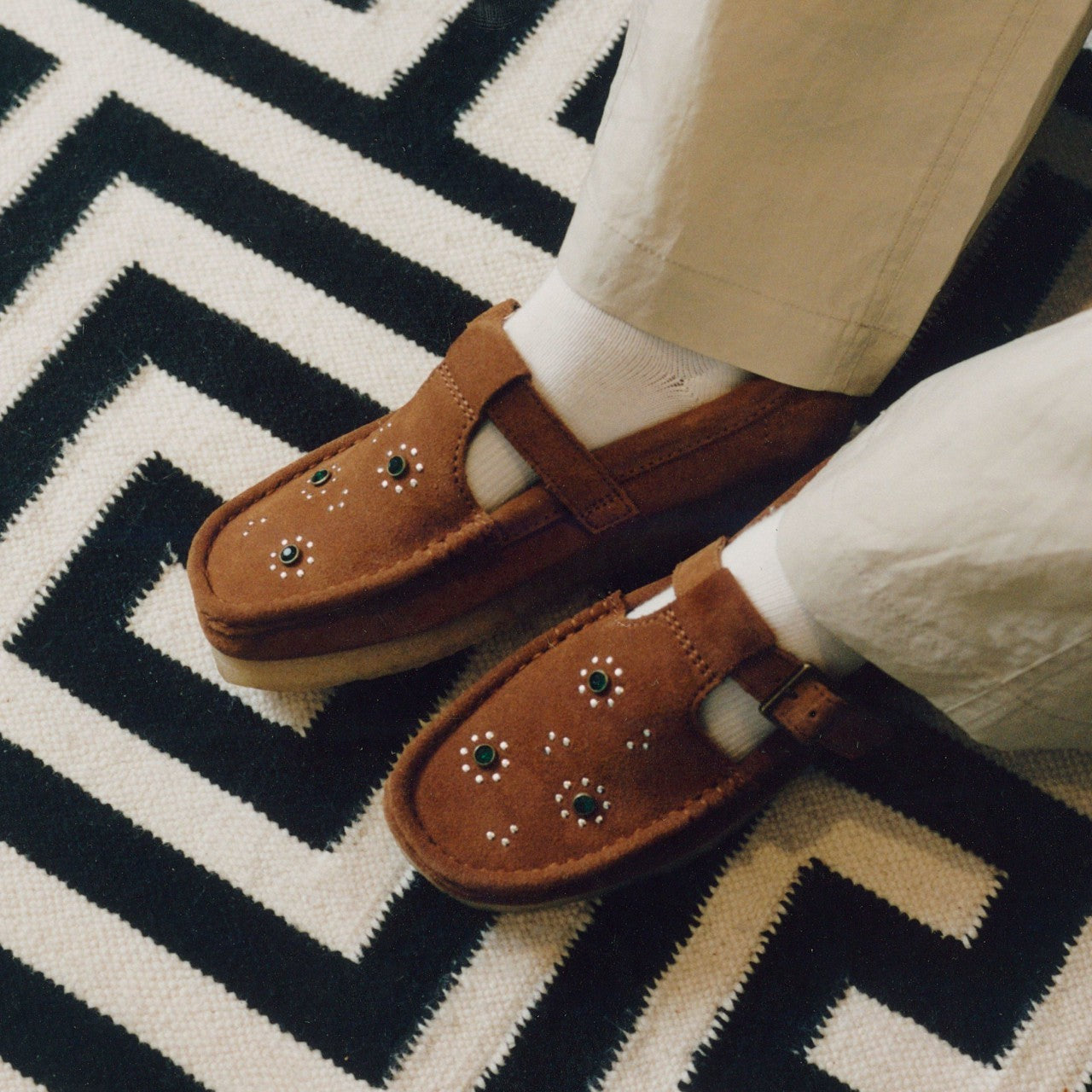 Women Wallabee T Bar Brown/Orange Suede