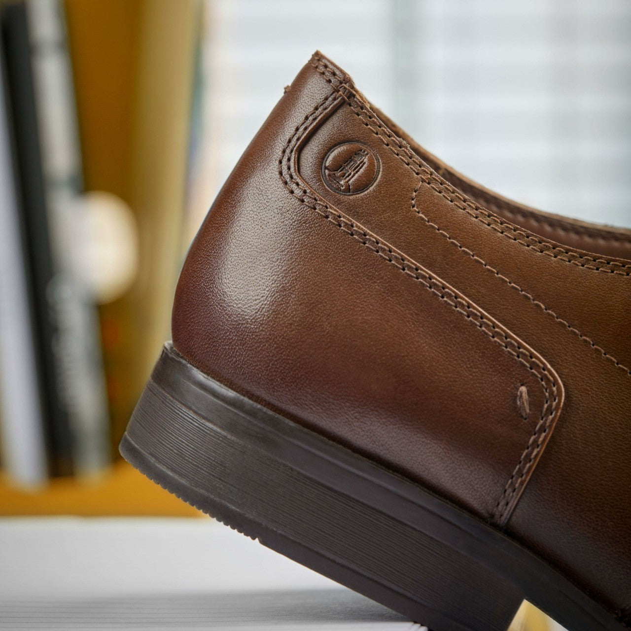 Men Paulton Lace Tan