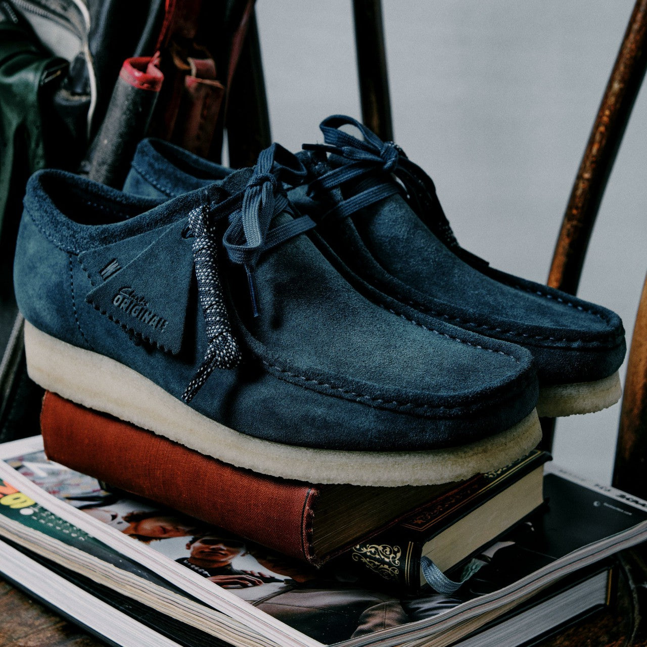 Men Wallabee Mid Blue Suede