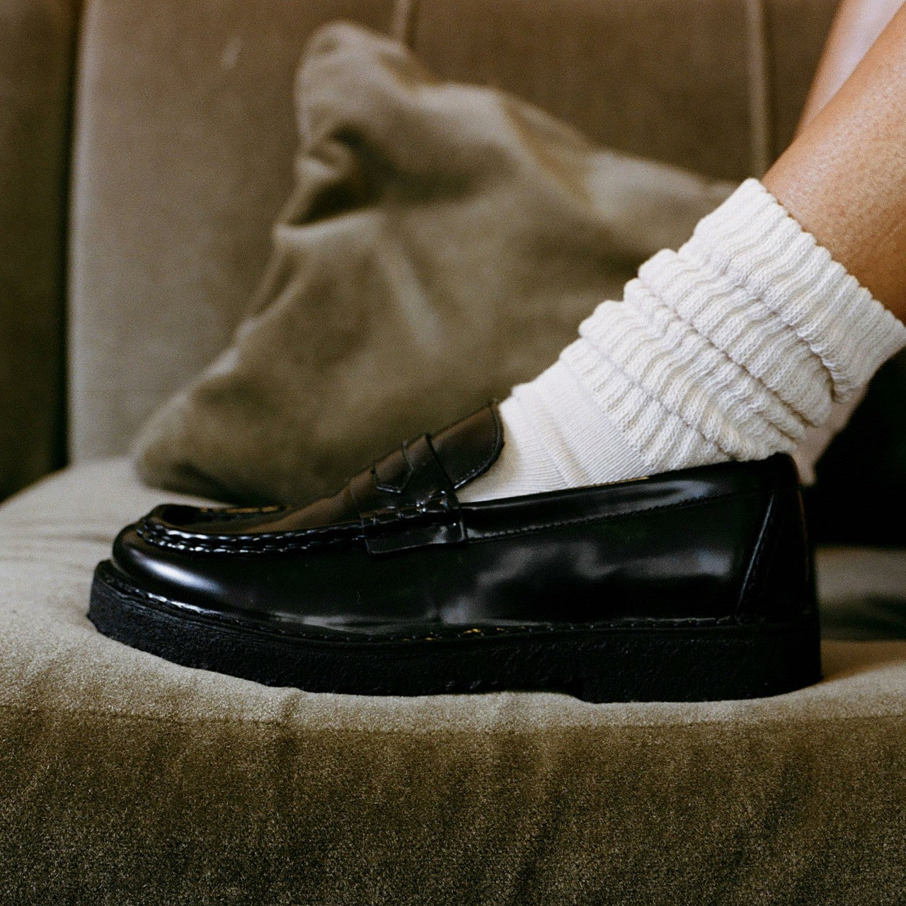 Women Nomad Loafer Black Patent