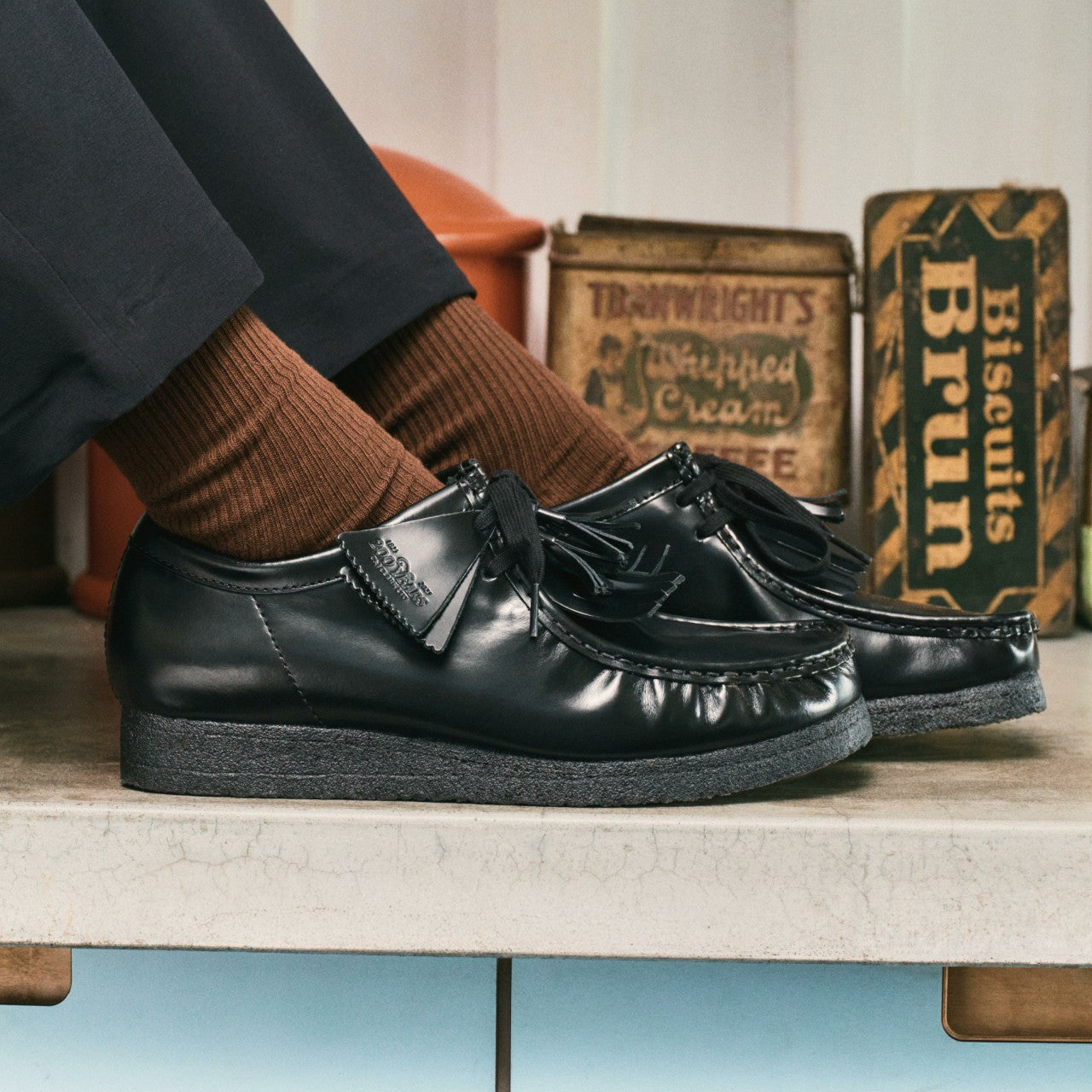 Men Wallabee Black Hi Shine Leather