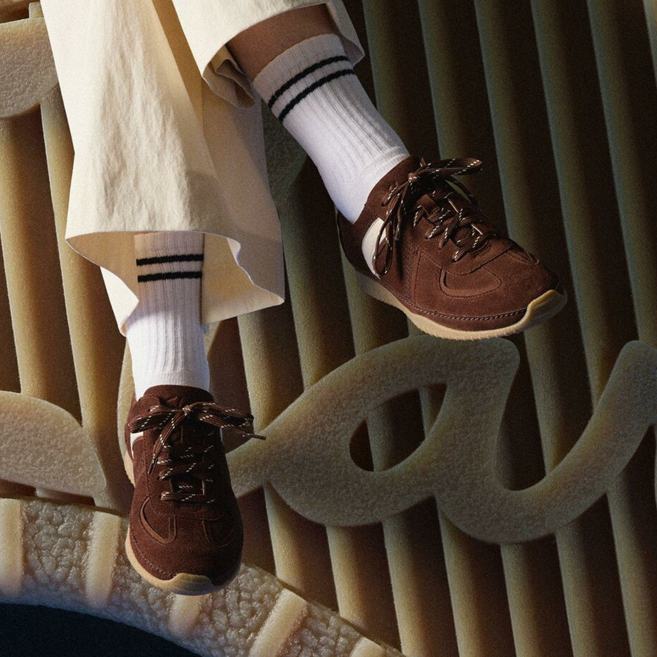 Women Meridor Lo Brown Suede